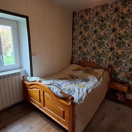 Maison Dans Un Joli Village Typique Du Cantal! * Oradour